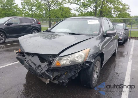2011 Honda Accord 2.4 Lx z USA, uszkodzony, nr VIN 1HGCP2F37BA110869